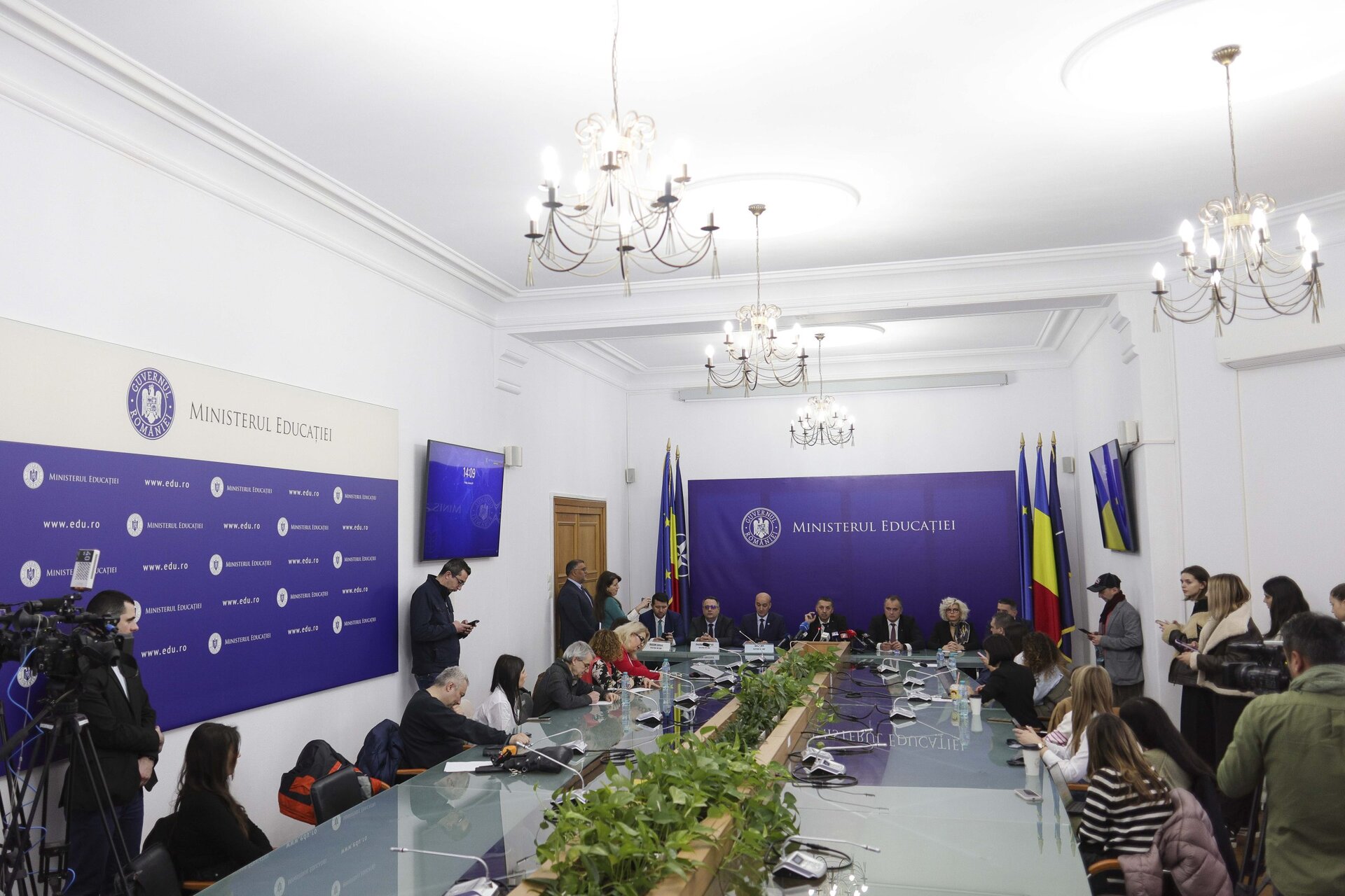 Rectorul Dimian, validat PNL pentru Educație; propunerea premierului Bolojan