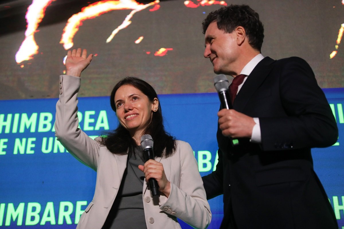 Nicușor Dan o numește „prima doamnă” pe partenera sa