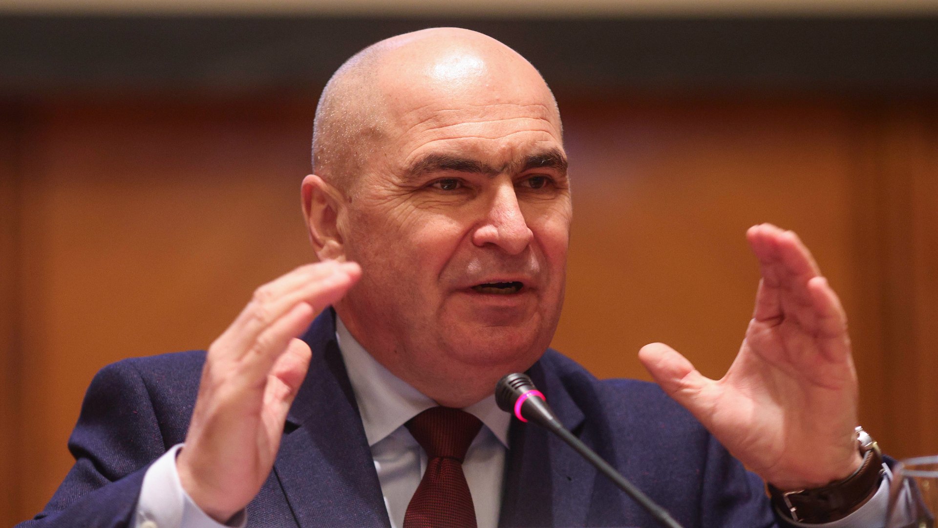 România amână plafonarea la gaze până în 2027, Bolojan anunță creșterea capacității