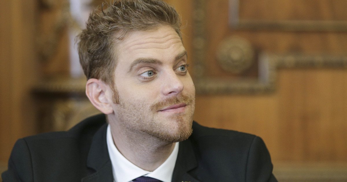 Ilan Laufer şi gemenii săi de 5 ani au fost loviți de o mașină când traversau strada pe trotinetă, în București