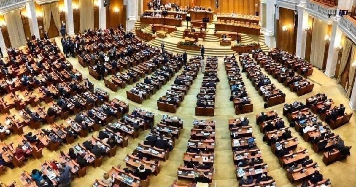 Aur, în scădere, conduce în preferințele pentru parlamentare