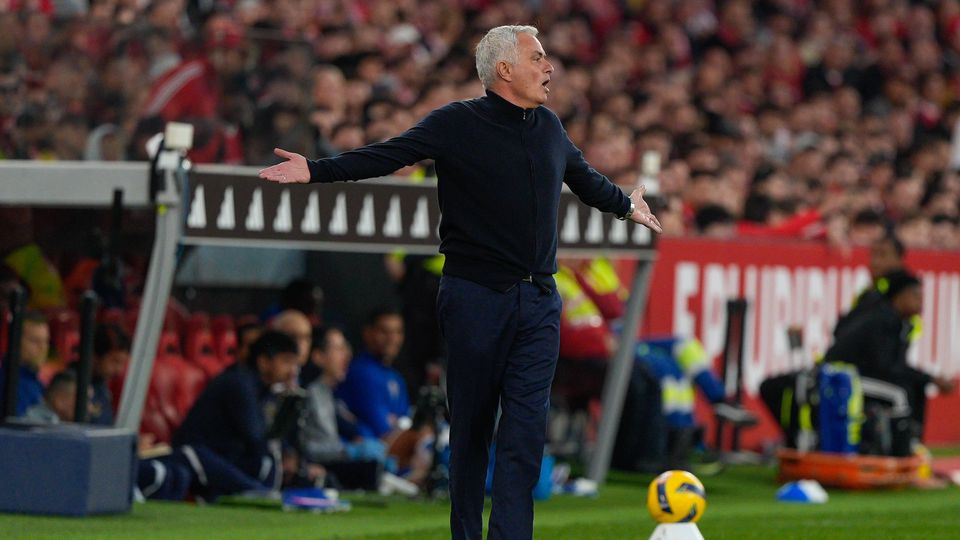 Novidades no onze de Mourinho para a receção do Benfica ao V. Guimarães