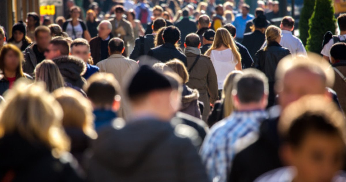 Sondaj: George Simion, cel mai apreciat lider. Nicușor Dan și Bolojan, cum stau