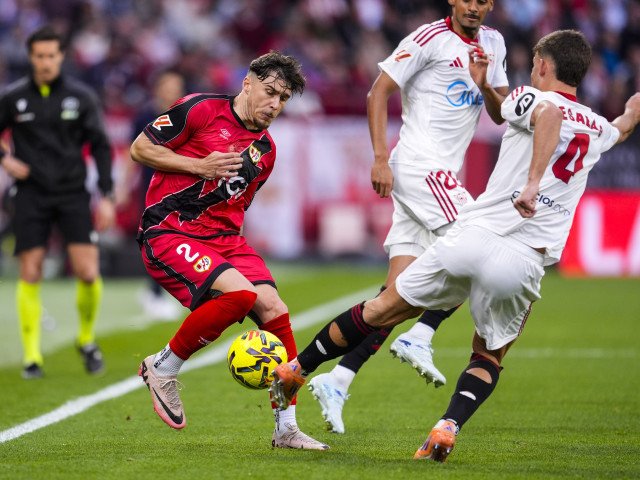 Rațiu titular cu Sevilla, notat de presă după meci