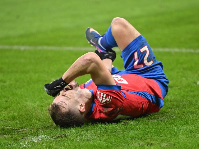 Suspendare și amendă pentru jucătorul UTA Arad, după accidentarea lui olaru