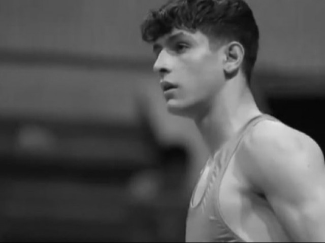 Iran: Un tânăr de 19 ani, executat prin spânzurare în public