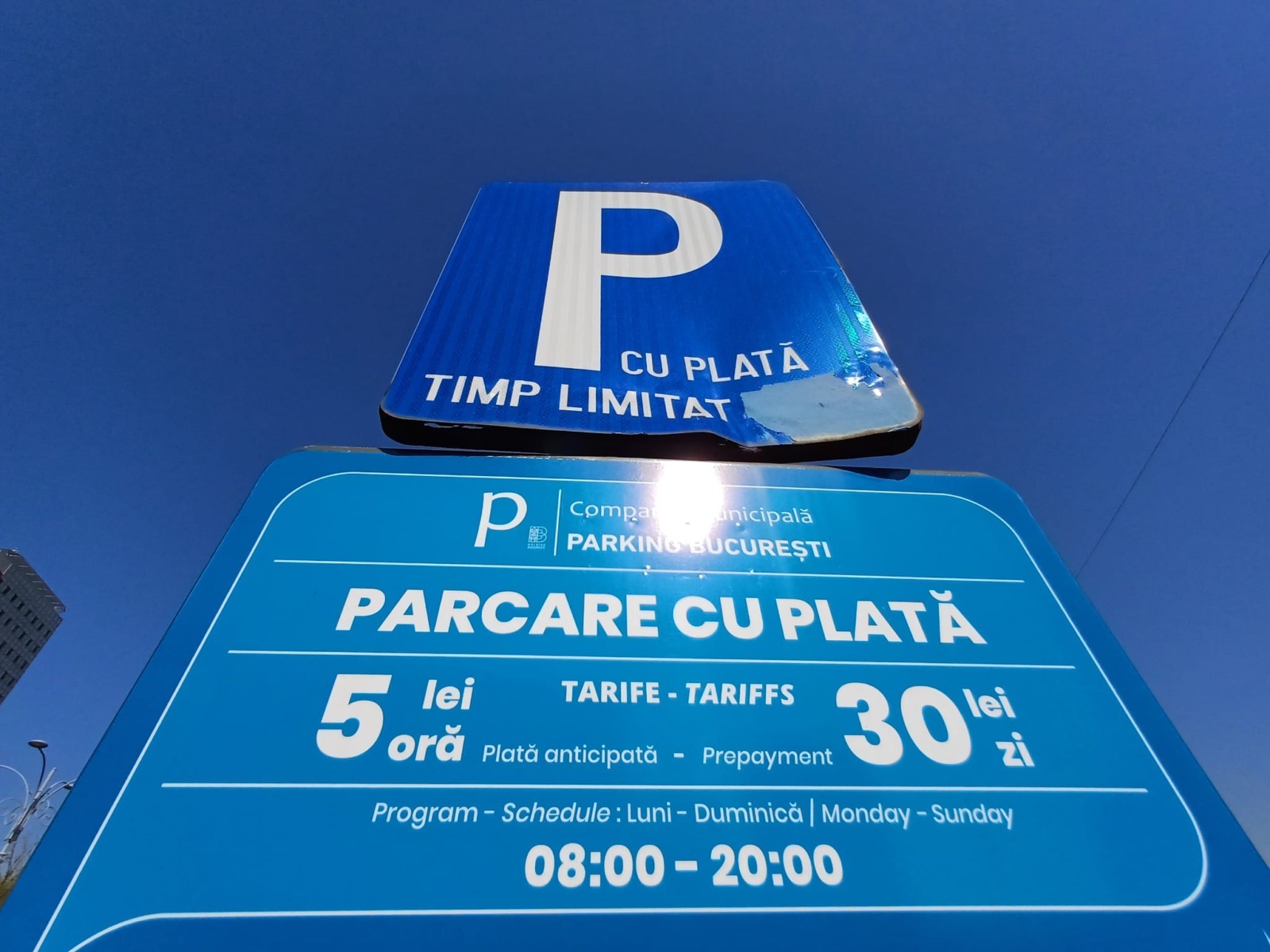 Ziariști: Bucureștiul scoate parcarea și accesul gratuit la cultură