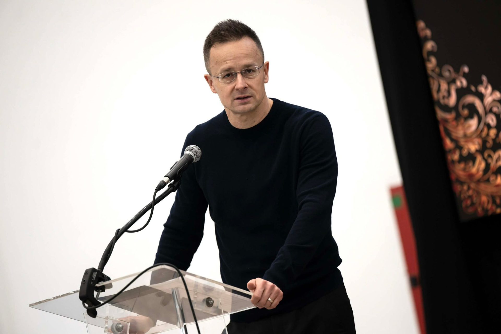 Ministrul maghiar de externe a sunat un oficial rus în timpul reuniunilor ue