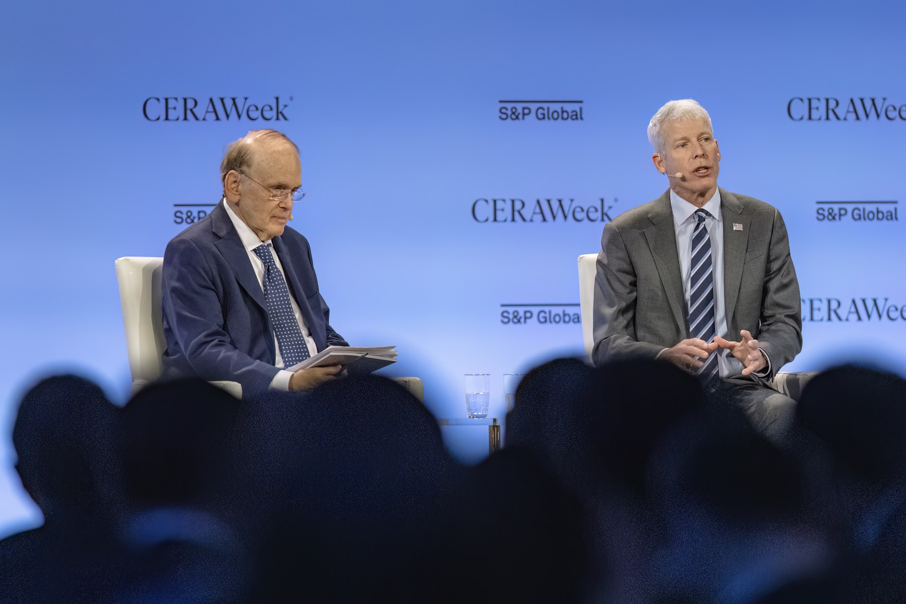 Directorii din industria petrolieră l-au sfidat deschis pe reprezentantul SUA, care afirmă că criza nu e atât de gravă