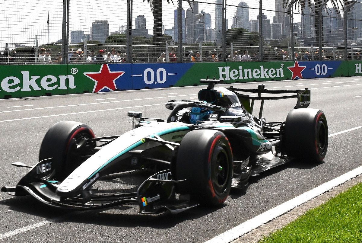 George Russell va pleca din pole position în Marele Premiu al Australiei » Mercedes a dominat calificările + Verstappen, accident în Q1