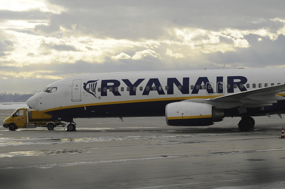 Ryanair anulează sute de zboruri în 2026, afectând milioane de pasageri