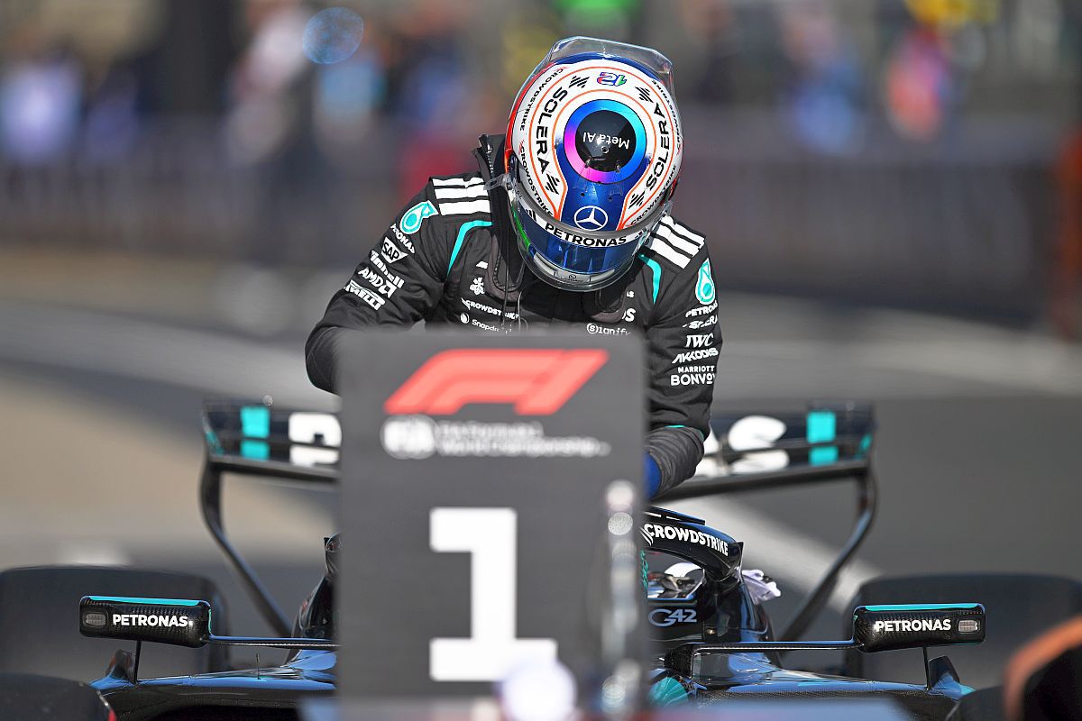 urcă pe 2 într-un clasament select