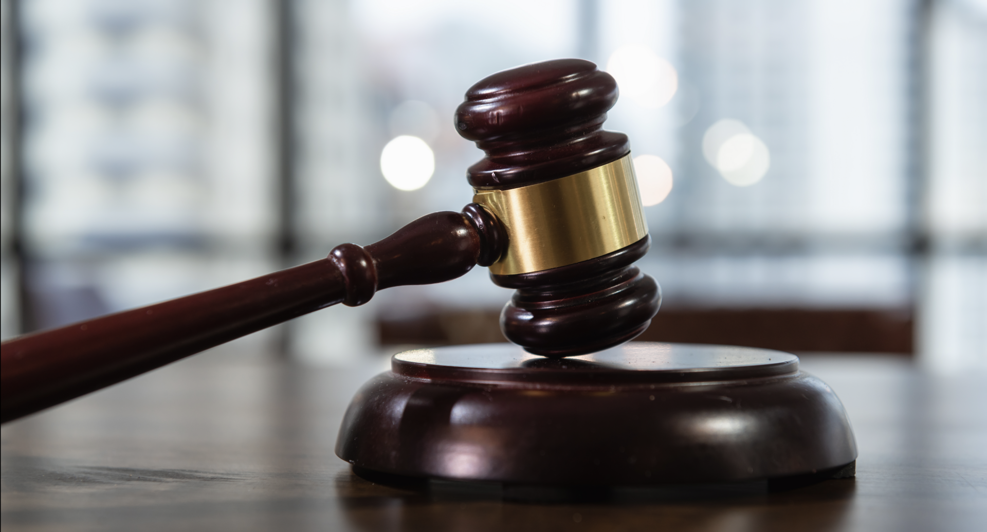 USR depune legi pentru dezoligarhizarea justiției și combaterea corupției