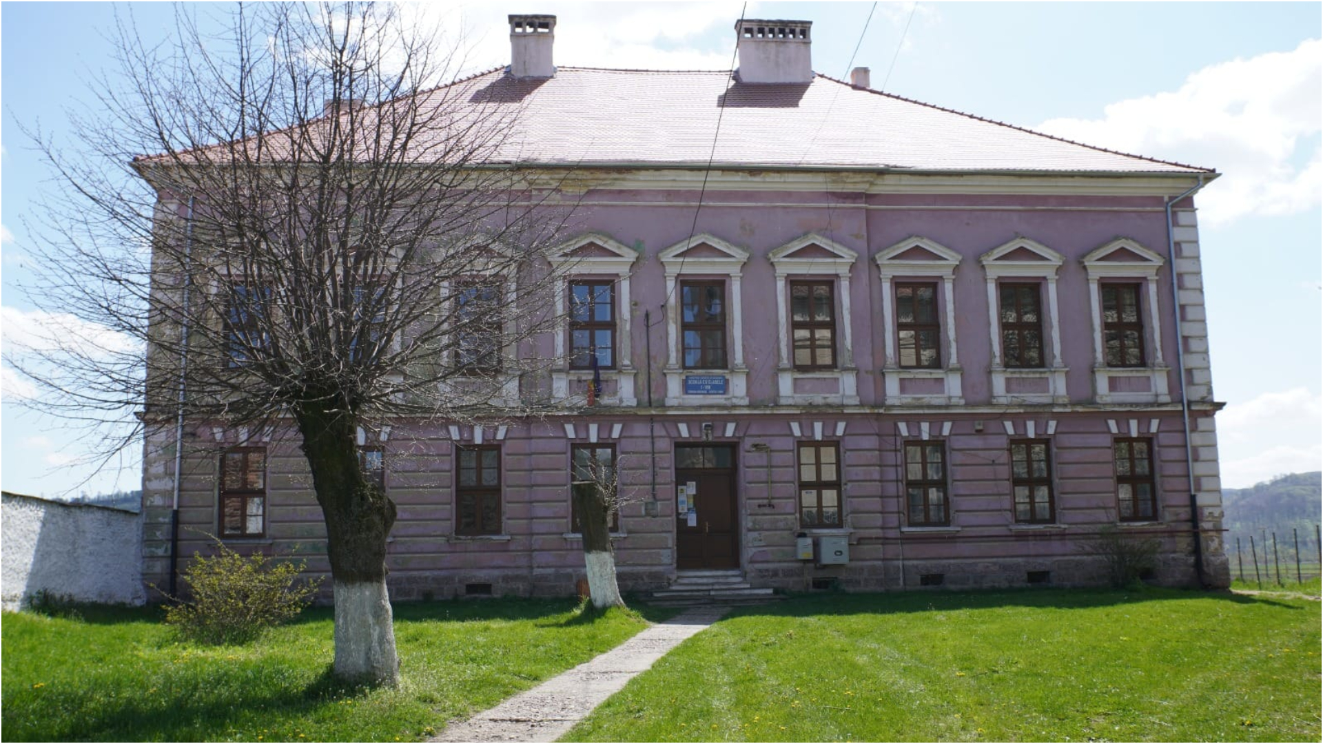 Sibiu: A doua școală smart din comuna Hoghilag. Primar: În aceste comunități, singura speranță a copiiilor este școala. Dacă e prietenoasă cu ei, șansa să nu se piardă în viață e una puțin mai mare : Europa FM