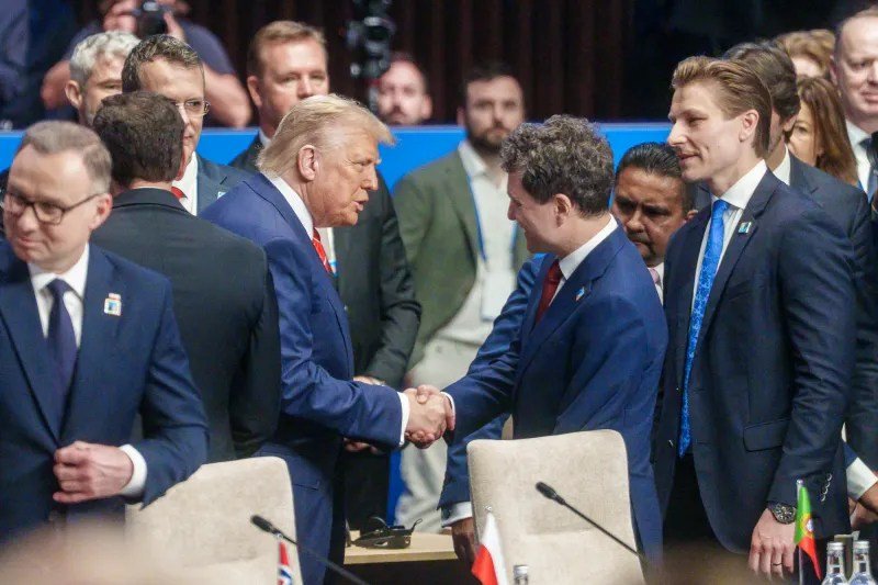 Trump, invitat la summitul b9 de la București, anunță Cotroceni