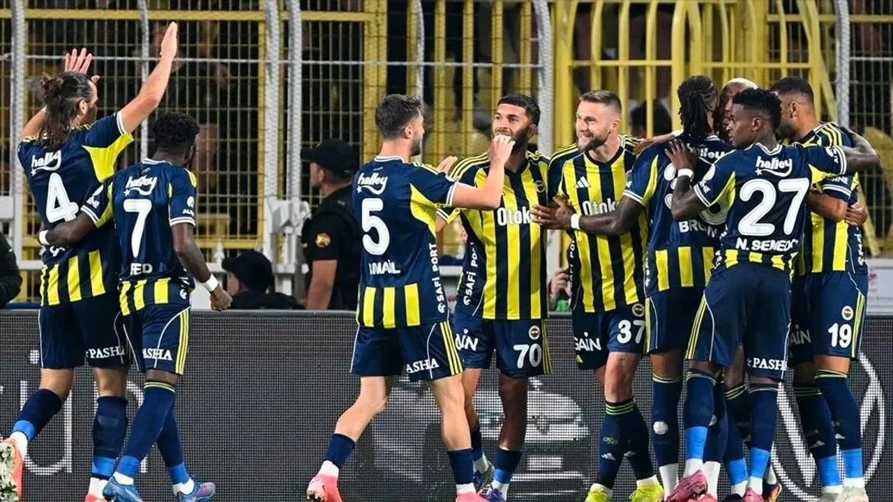 Fenerbahçe'de Tedesco Samsunspor maçıyla takıma iddialı döndü
