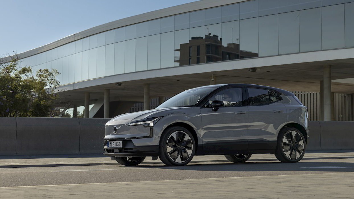 Volvo recheamă mașini cu risc de incendiu, peste 40.000 de SUV-uri trebuie parcate afară