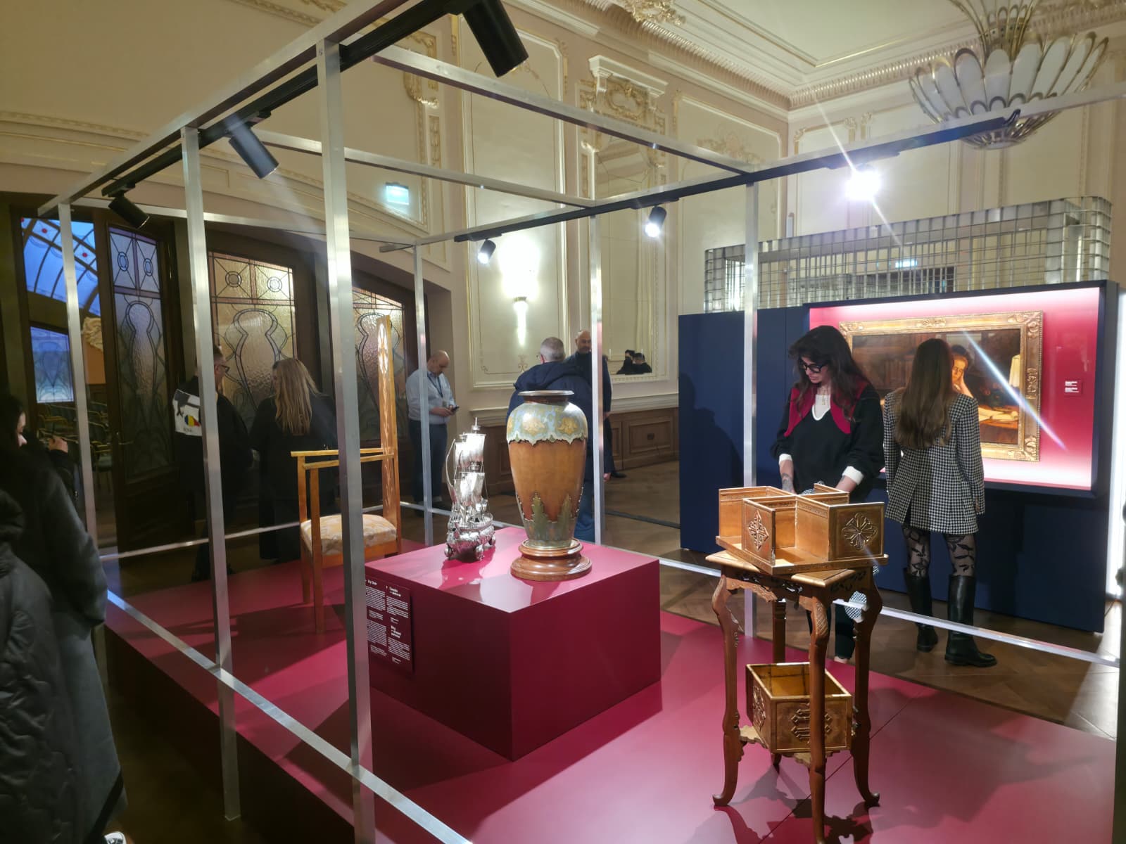 Expoziția „Ea. Regina și Marea”, la cazinoul din constanța, în fotografii