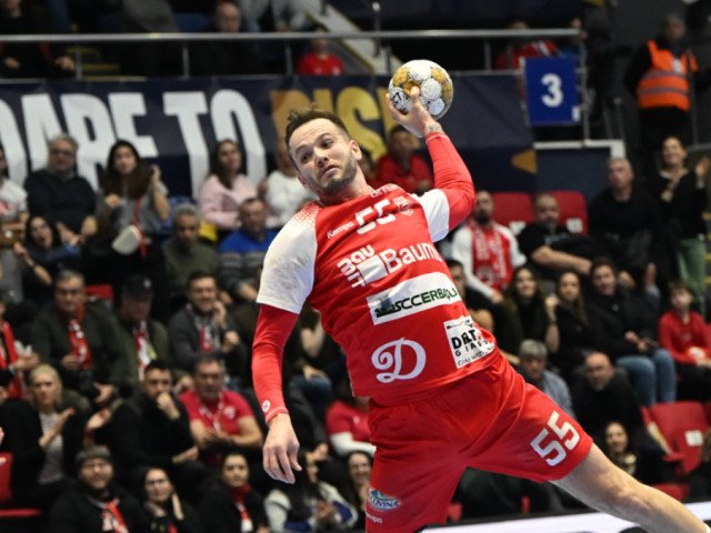 Dinamo joacă ACUM cu Kolstad în Champions League, pe Digi Sport 3. O singură victorie pentru ”dulăi”