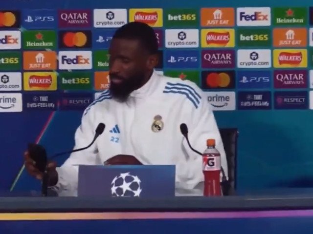 Rudiger, verificat Rapid telefonul, a părăsit brusc conferința