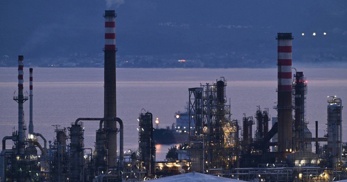 Prețul petrolului depășește 90 dolari/baril, maximul ultimilor doi ani, generează îngrijorări