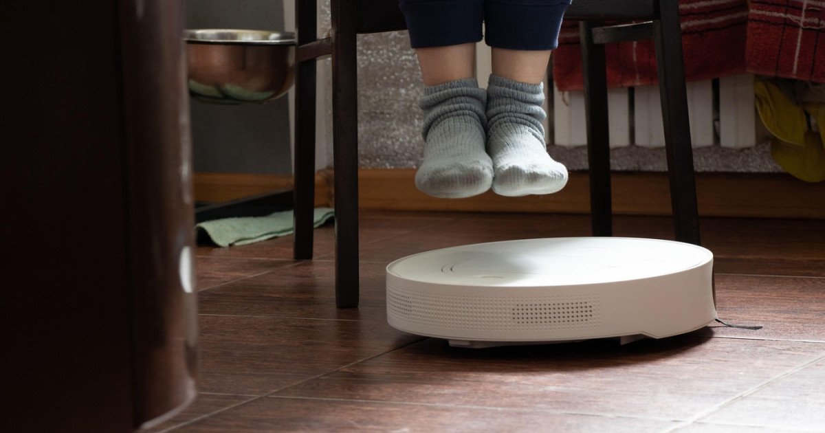 Inginer spaniol a spart securitatea a 7000 de aspiratoare robot