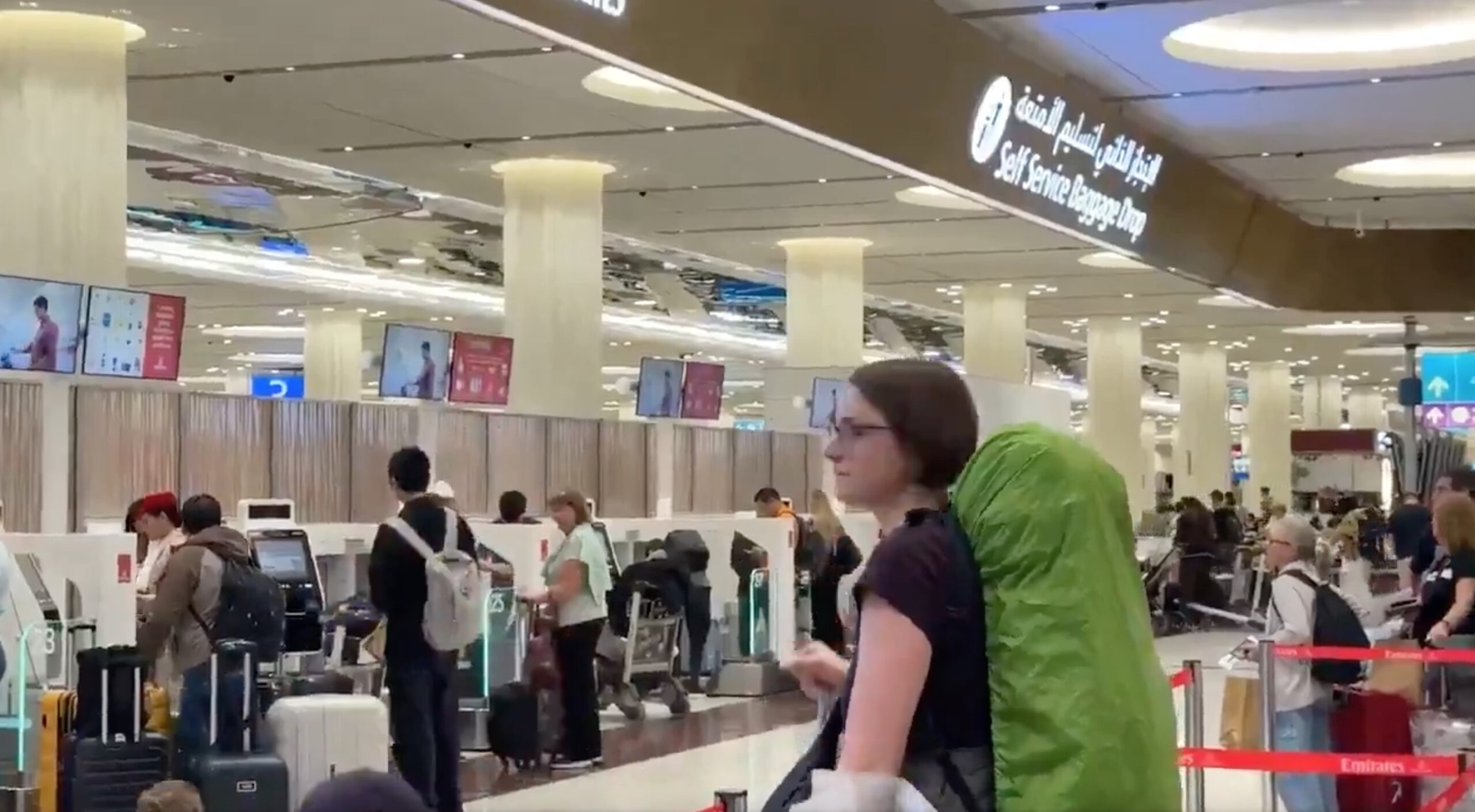 Americani blocați în e.a.u. Critică lipsa sprijinului și comunicarea deficitară