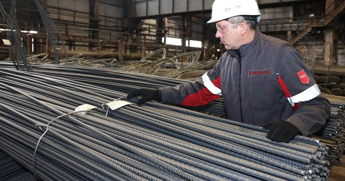 Ahmetov exportă oțel ucrainean în România, din uriașa uzină Metinvest