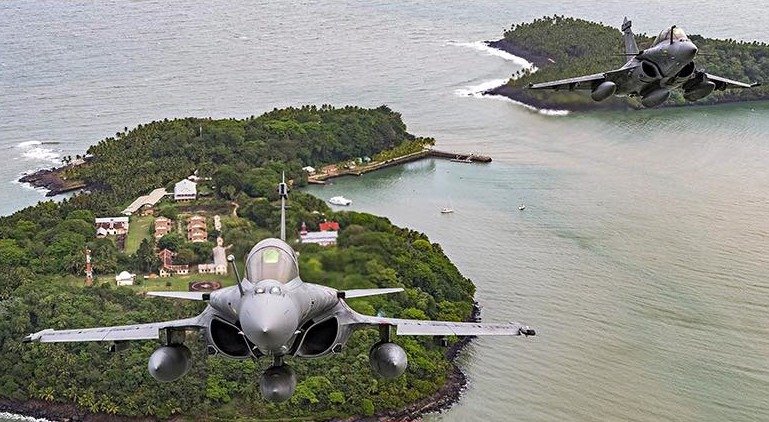 Franța permite avioanelor americane acces temporar la bazele sale din Orientul Mijlociu