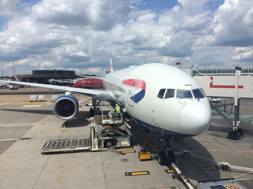 Pasageri british airways, 13 ore cu o femeie decedată la bord