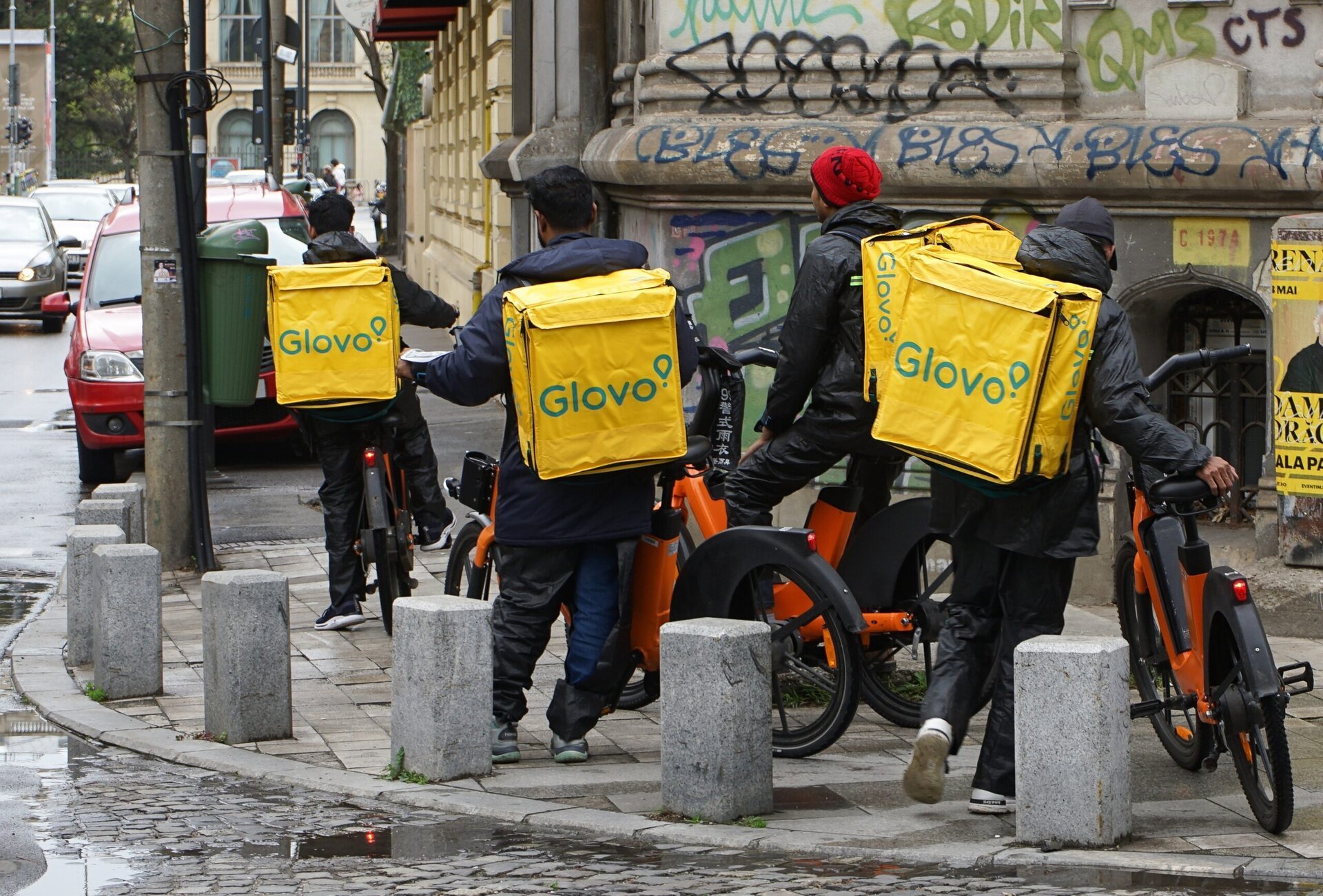 Câte avize de muncă au primit străinii în România, de la 1 ianuarie