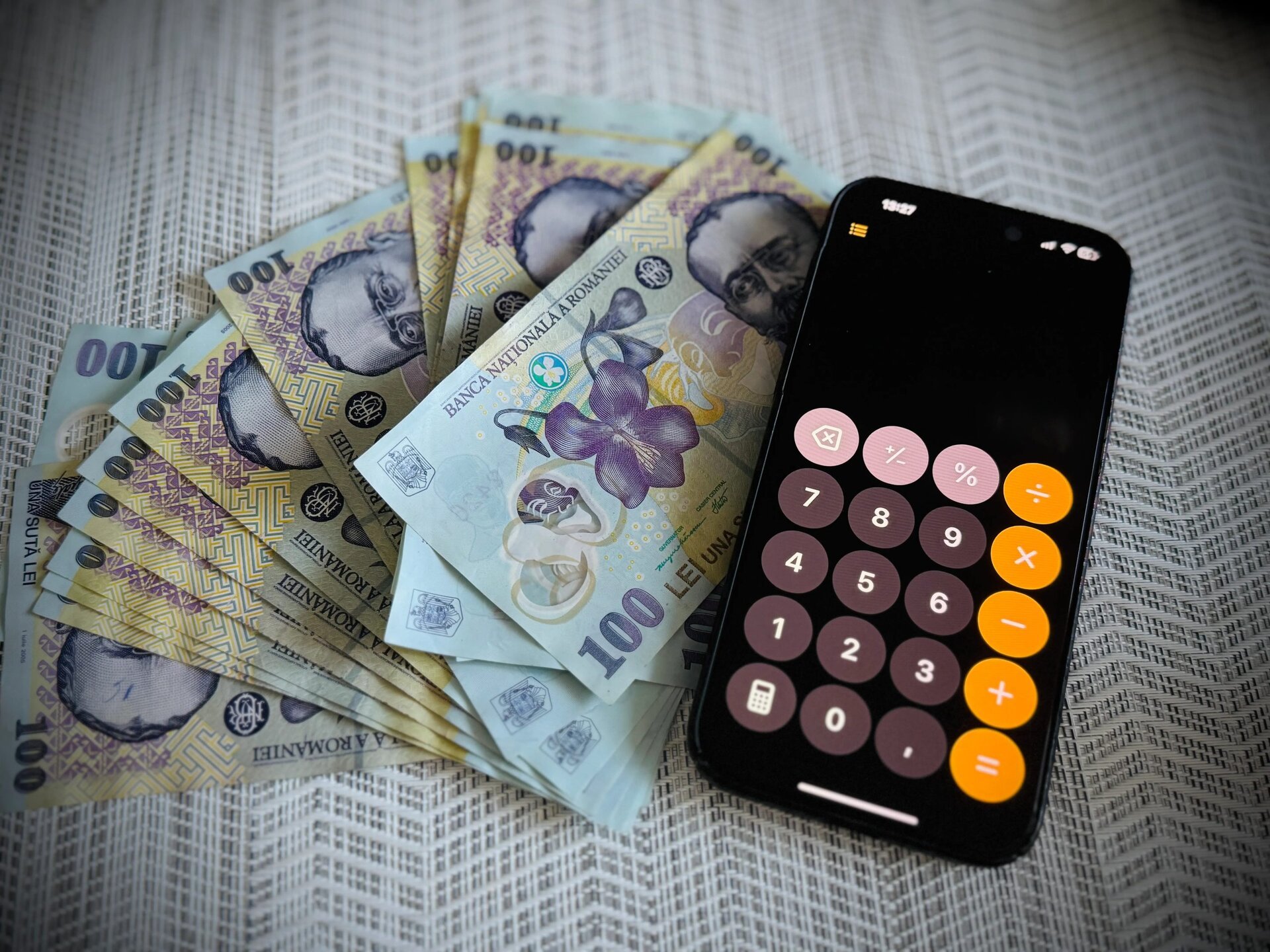 Antreprenori români, credite de până la 300.000 lei cu garanția fondului național