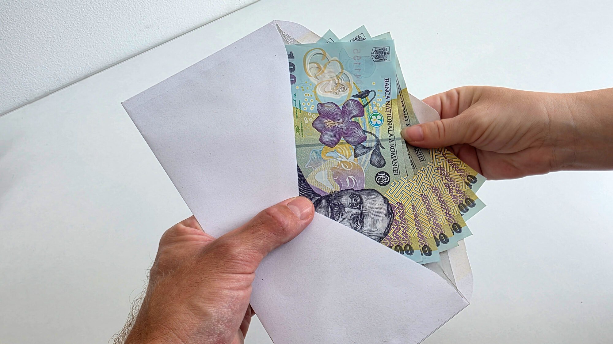 Pensionarii riscă scăderea pensiei lunară. Documentul crucial de la itm