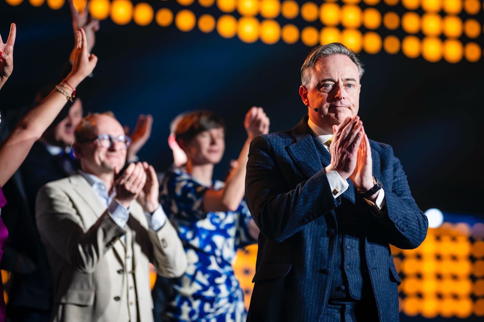 Premierul belgian cere mandat ue pentru negocieri rusia-ucraina