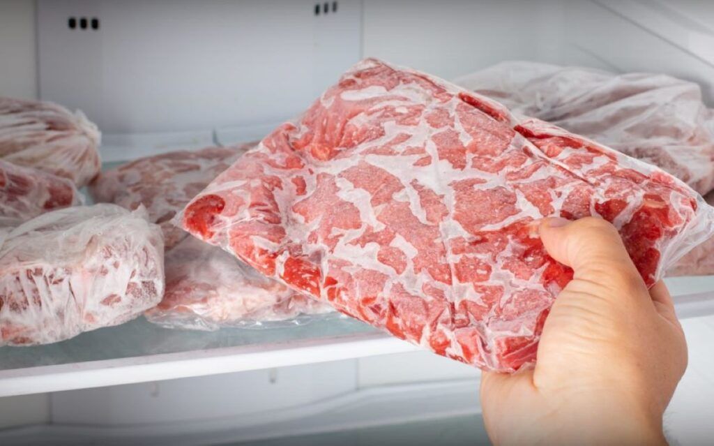 Alertă: Carne braziliană cu hormoni, interzisă în ue, găsită în România