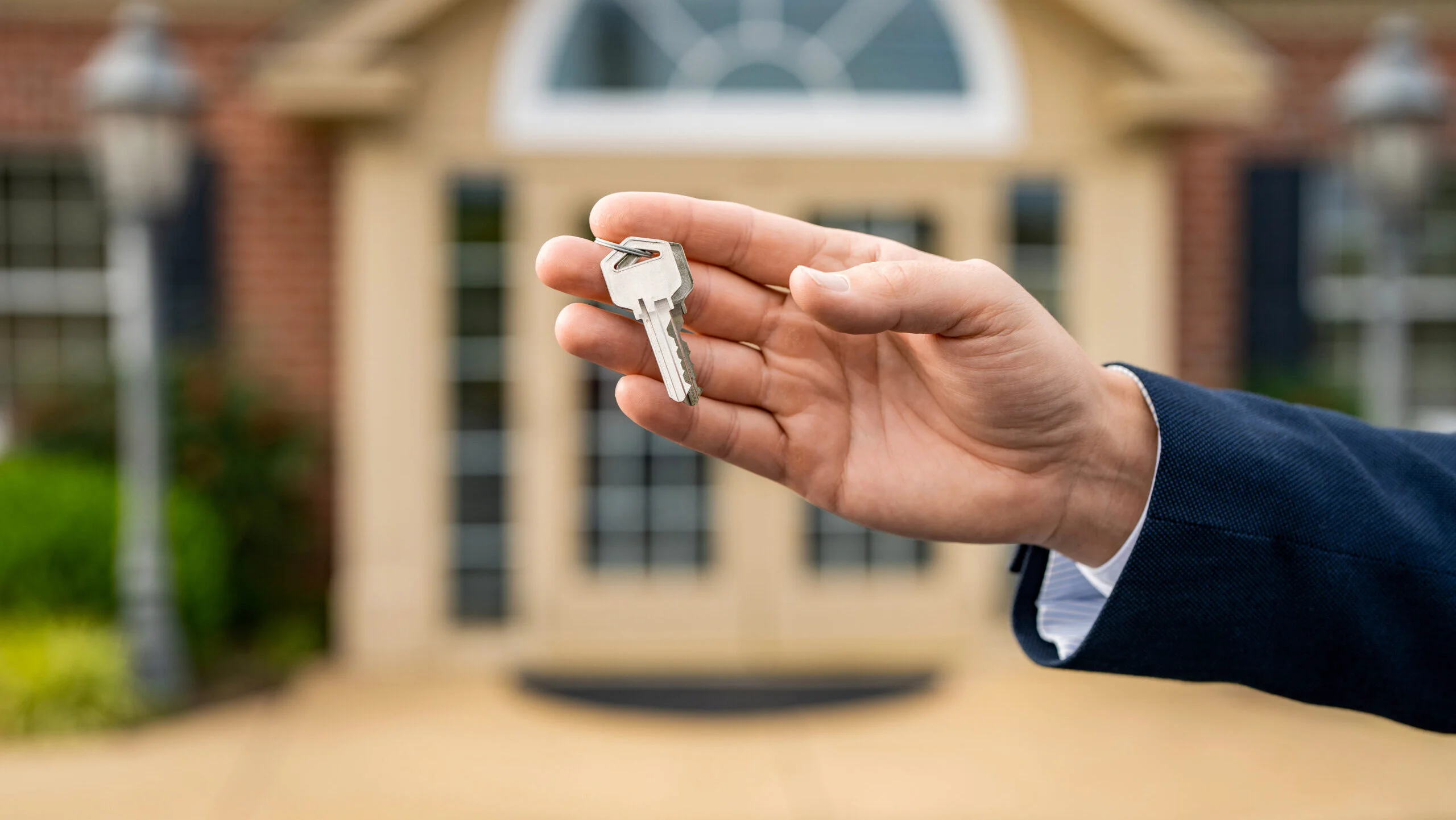 Lege controversată în România: Proprietarii riscă să-și piardă bunurile