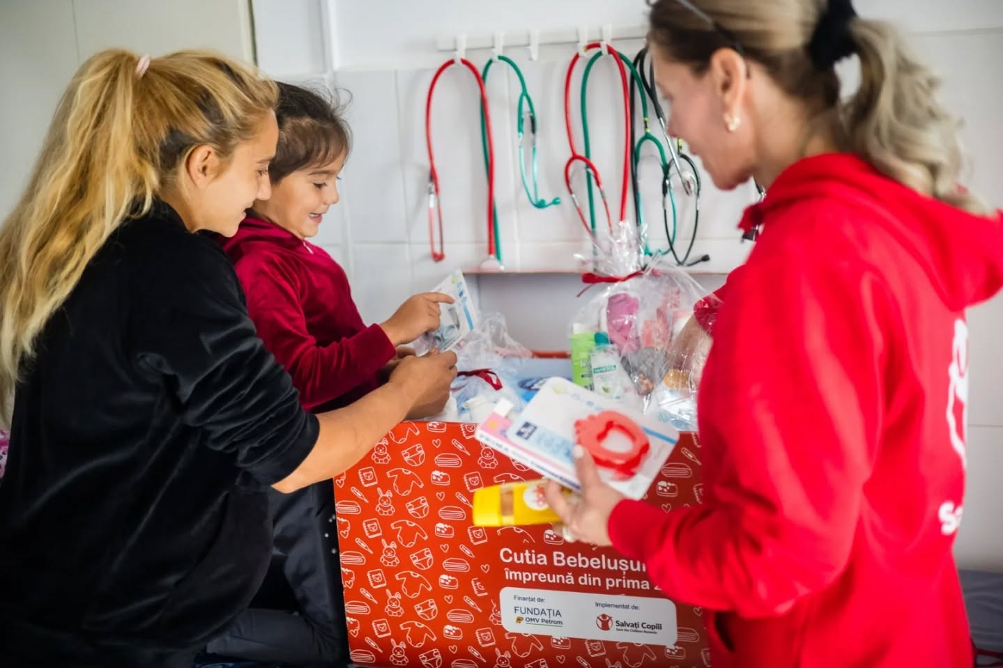Salvați Copiii relansează „Cutia Bebelușului”: 10.000 de gravide, sprijin în 16 județe