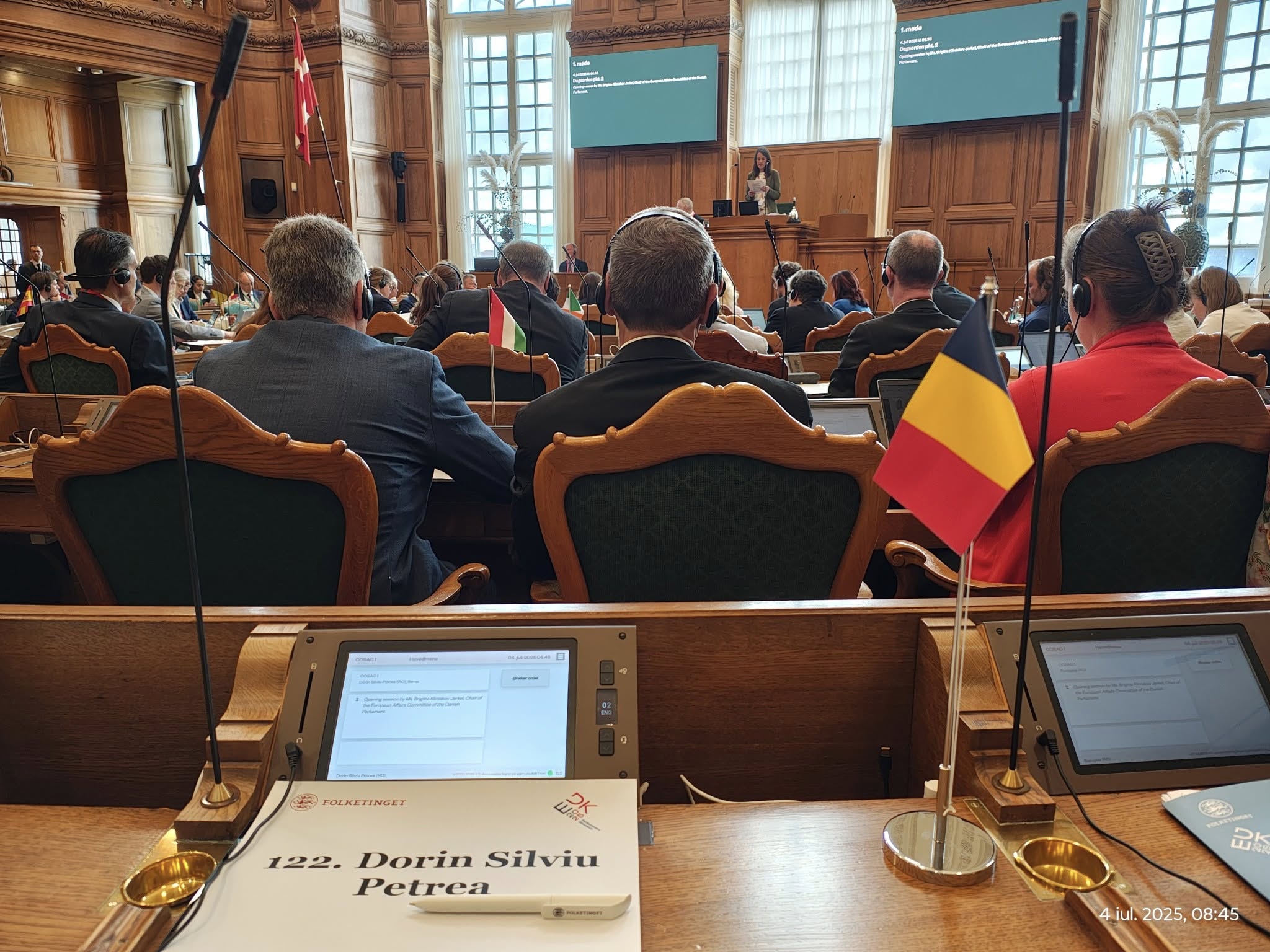 Parlamentul, posibilitate: Al patrulea partid suveranist