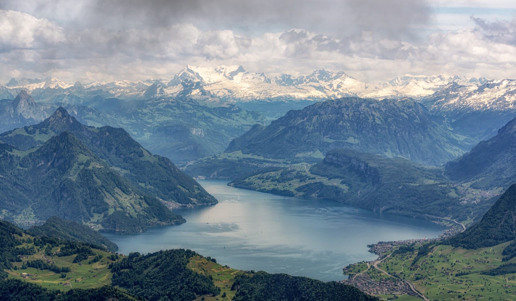 Elveția: Vor fi maxim 10 milioane de locuitori?