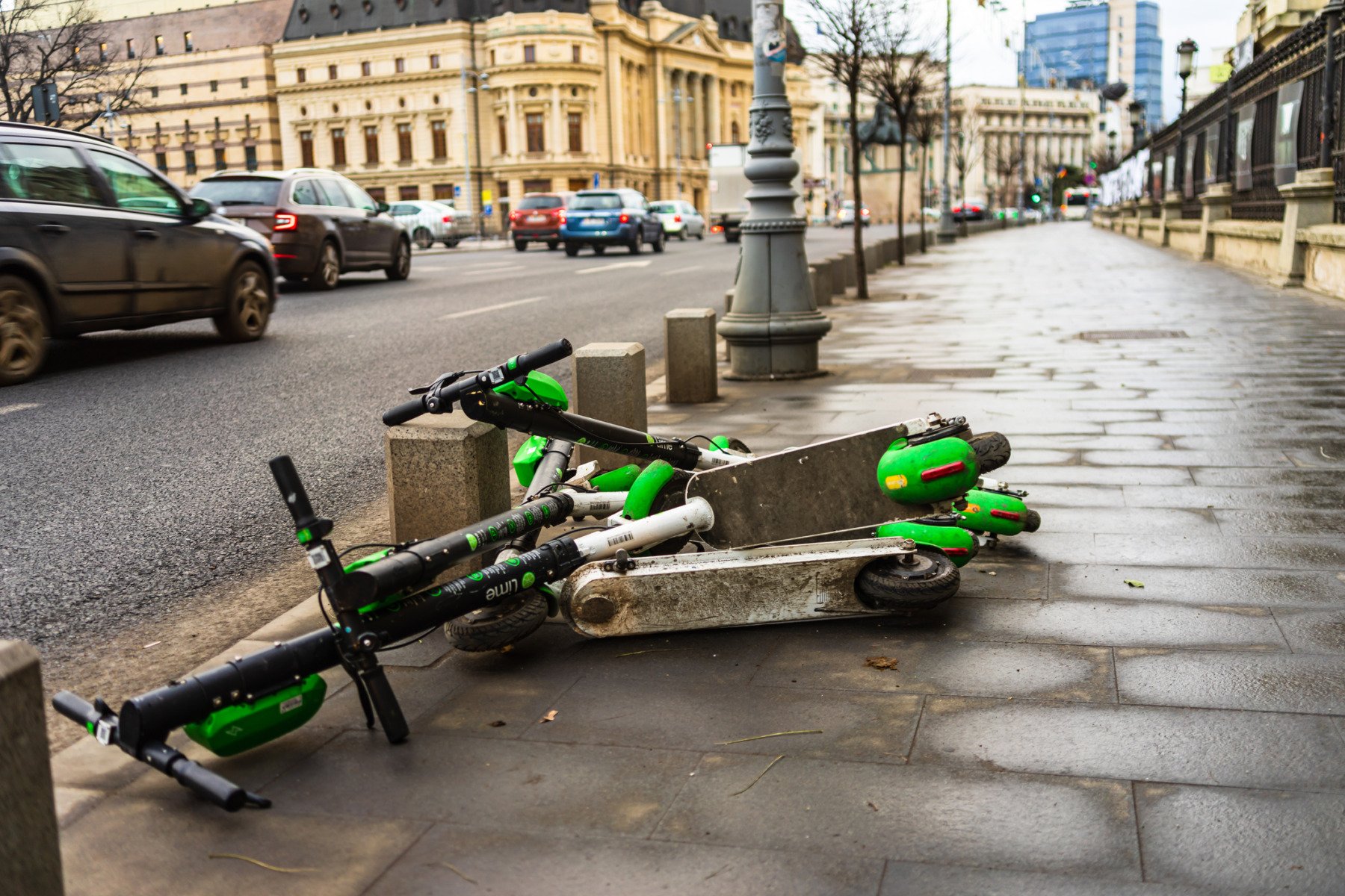 Llan Laufer, amendat cu 2430 lei pentru încălcări pe trotinetă în București