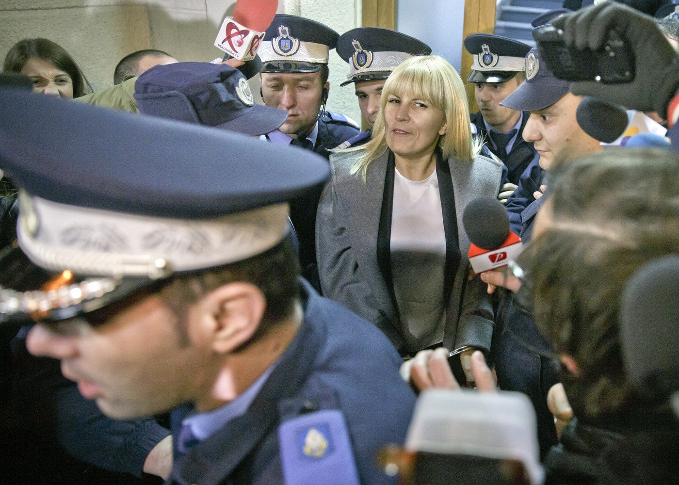 Elena udrea, mărturii din închisoare: A citit biblia și s-a gândit la fiica ei