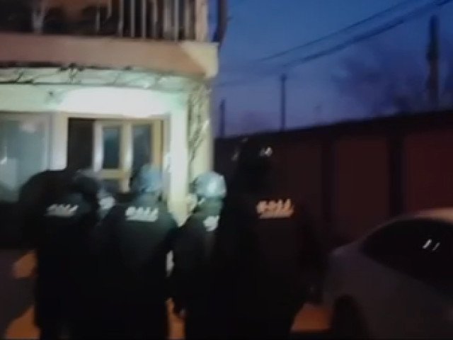 Percheziții la Ploiești: 9 persoane, duse la audieri după Rapid – Petrolul