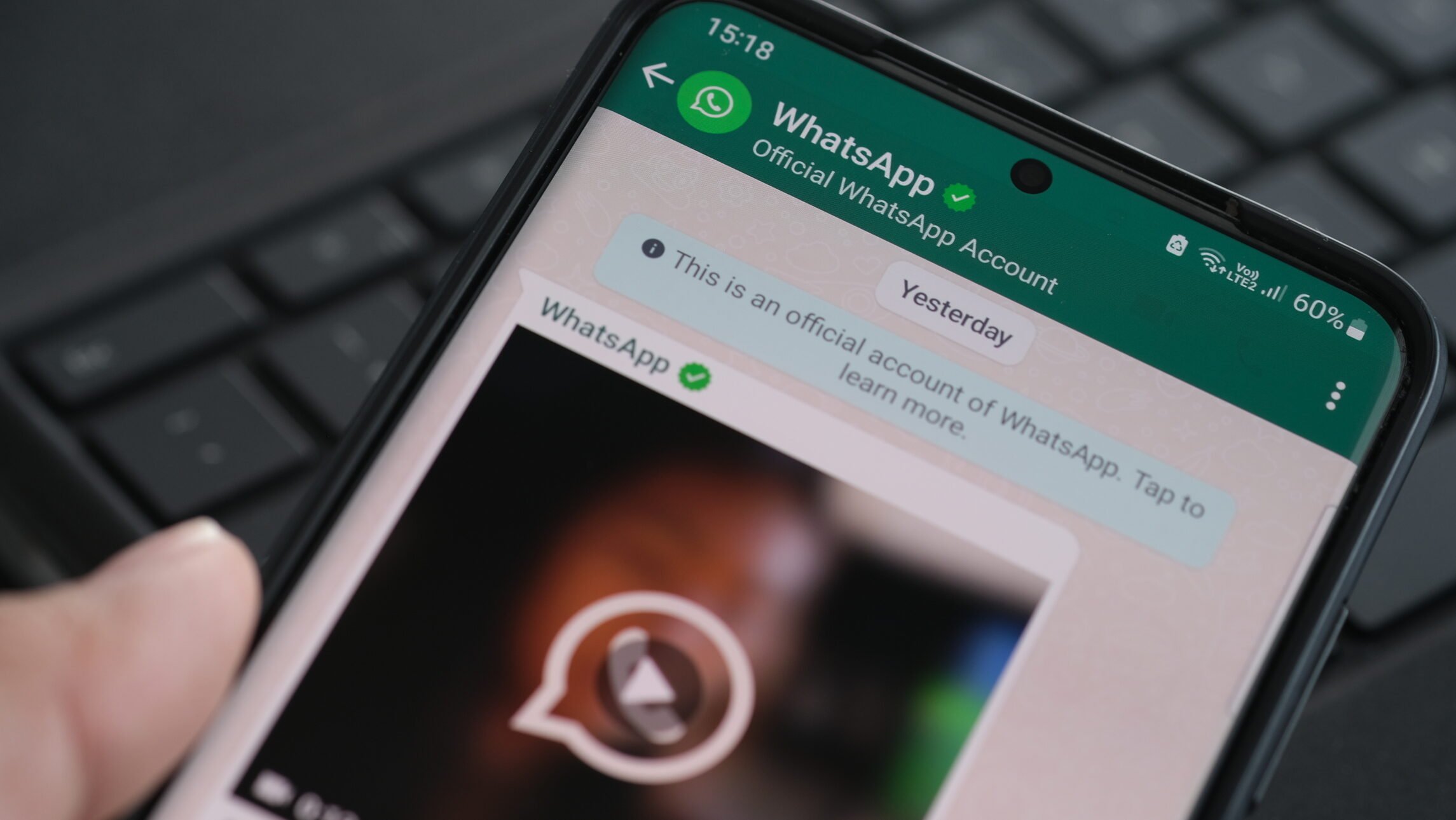 WhatsApp introduce abonament lunar: Ce beneficii oferă pe iOS și Android