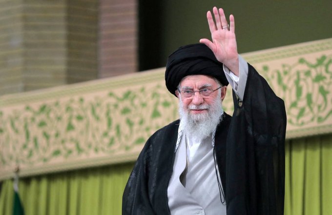 Ambasada Iranului: Oficiali români au semnat cartea de condoleanțe pentru Khamenei