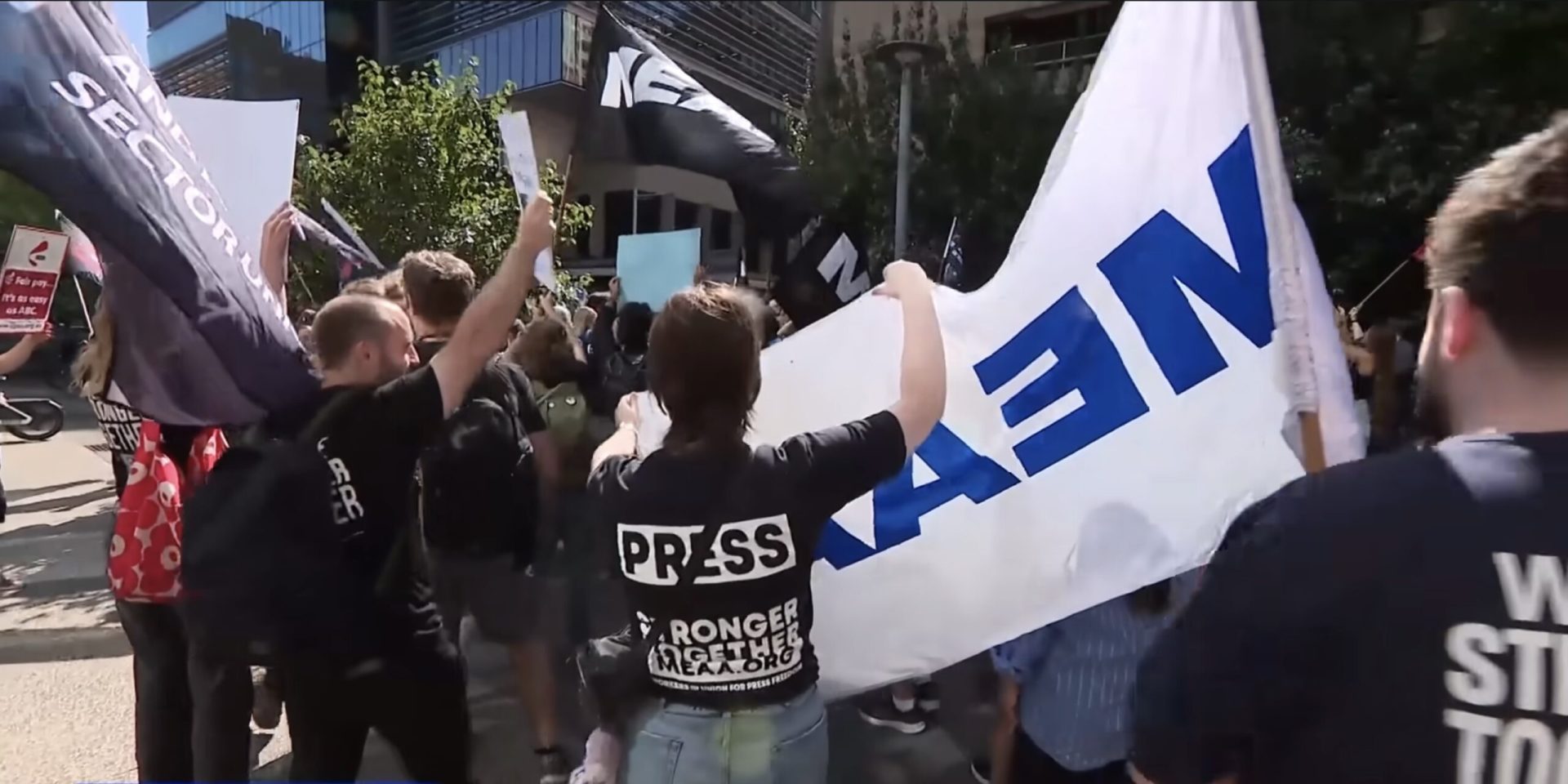 Greva la postul public australian, jurnaliștii protestează față de ia