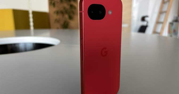 Review Google Pixel 10a: Smartphone-ul android care convinge și utilizatorii de iphone