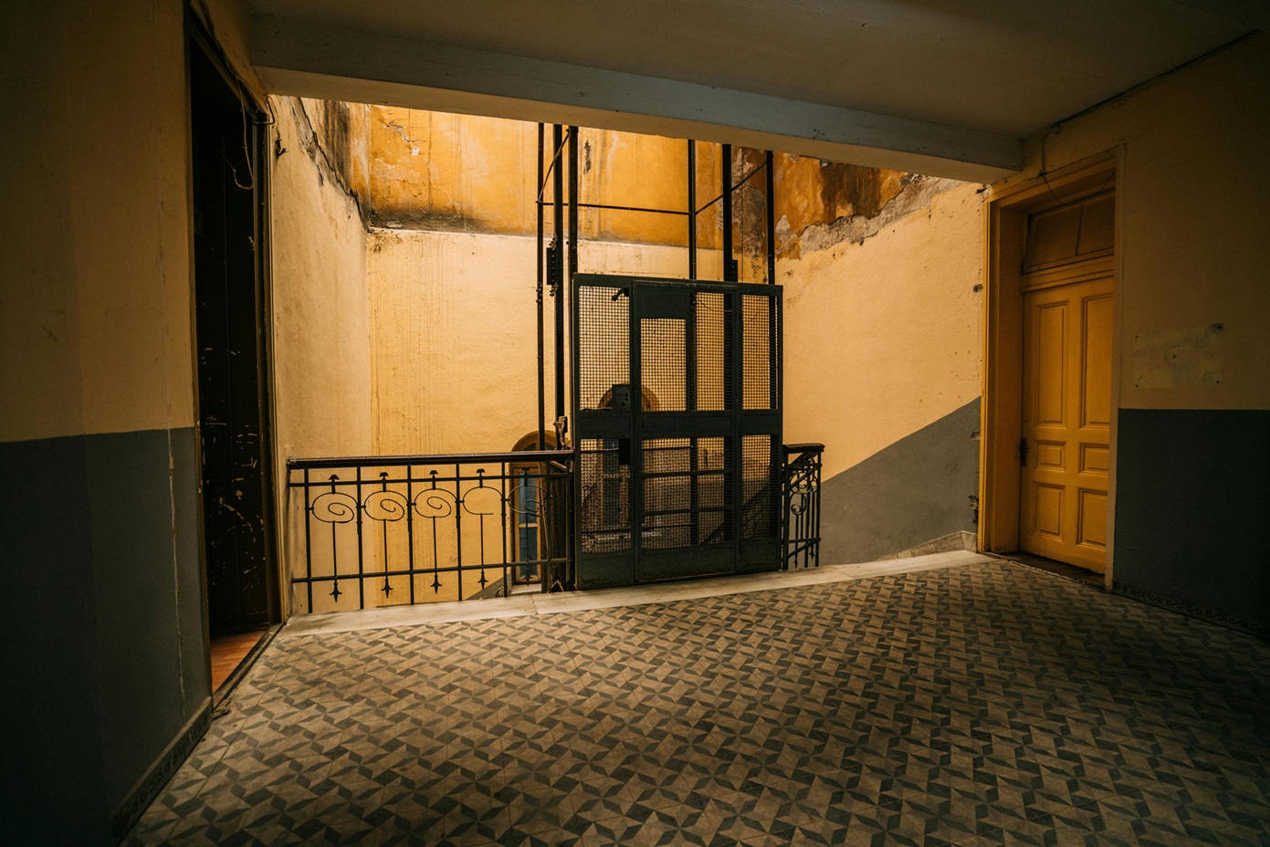 Proiectul „Lift pentru viață”: Cazanciuc (PSD) invocă 4 milioane de locuitori în blocuri mici