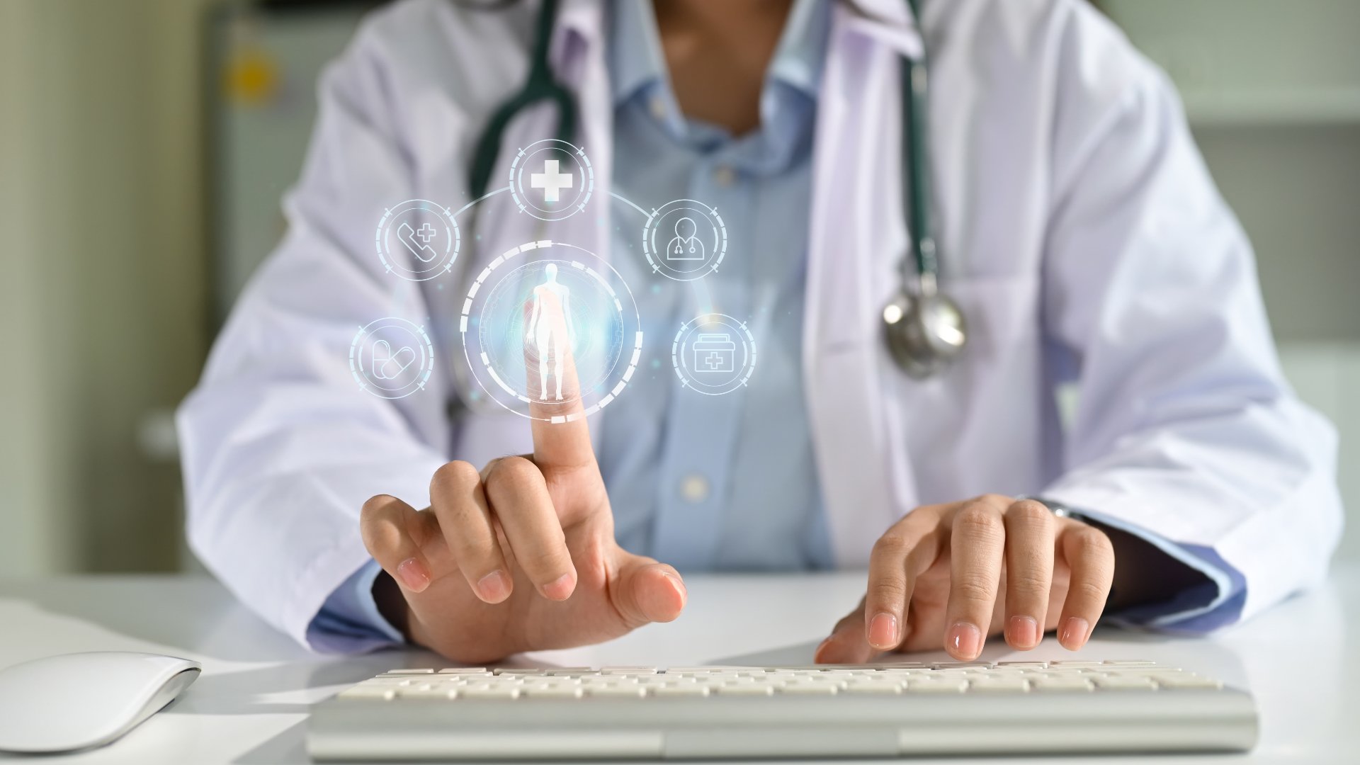 Chirurg londonez, operație prin telechirurgie unui pacient din Gibraltar | AUDIO