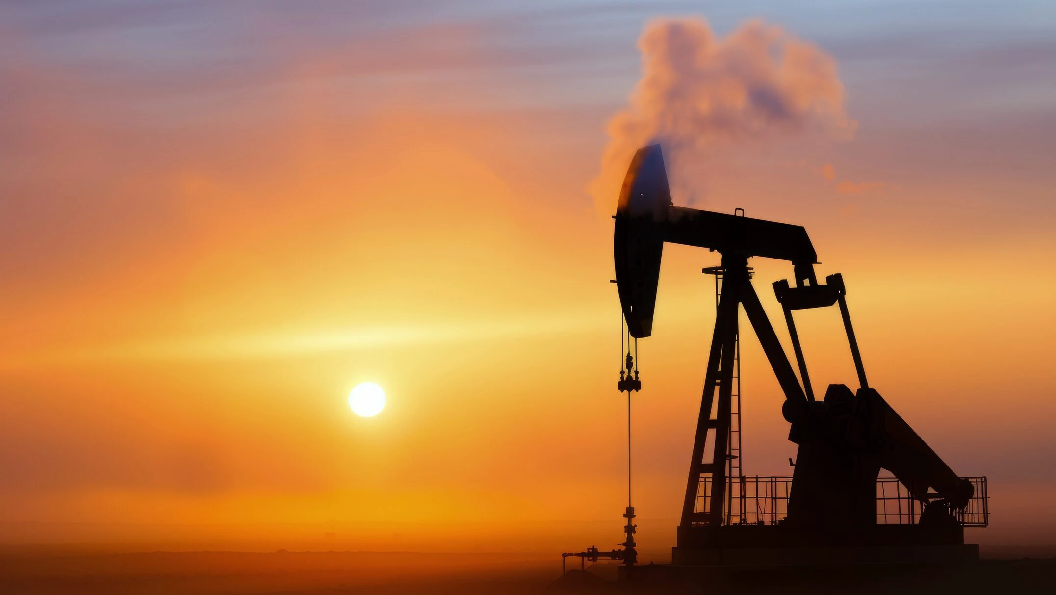 Kuwaitul reduce producția de petrol, invocă forță majoră din cauza conflictului