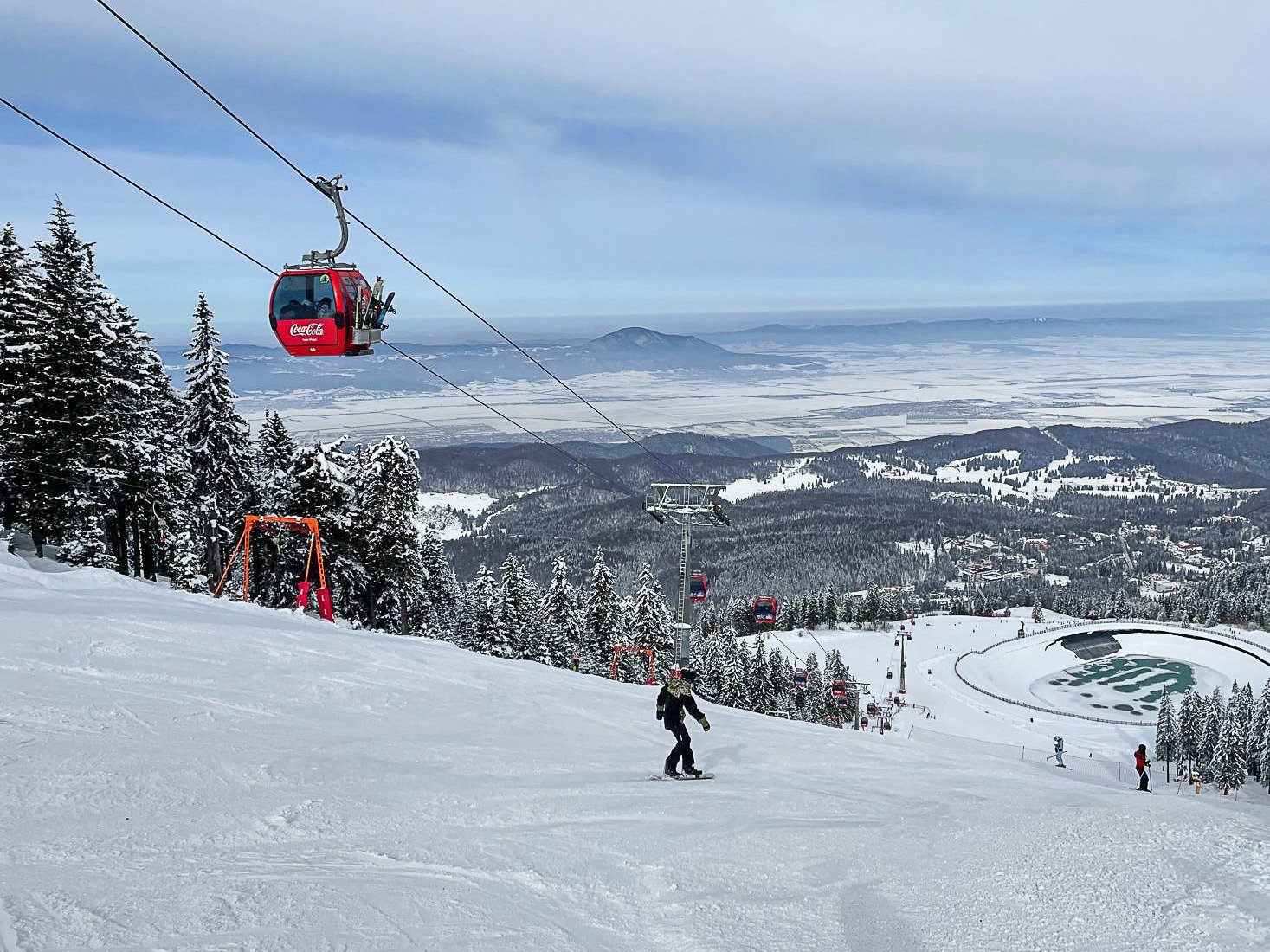 Vești bune: Prețul la transportul pe cablu în Poiana Brașov scade cu 50%